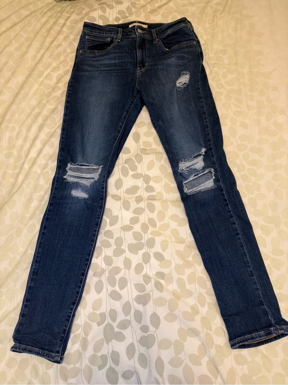 Levi's 721 high rise Distressed Women's Skinny Jeans